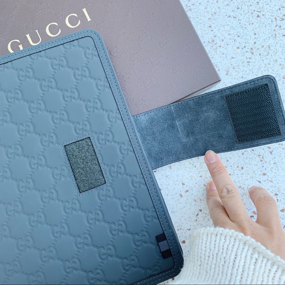 NWT Authentic Gucci GG Rubber Ipad 2 Case Unisex - Picture 5 of 7